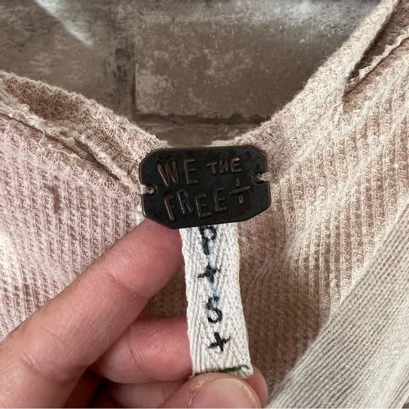 Free People Women's Small Ventura Drippy Raglan Thermal Top Oatmeal Beachy Shirt - Picture 5 of 7